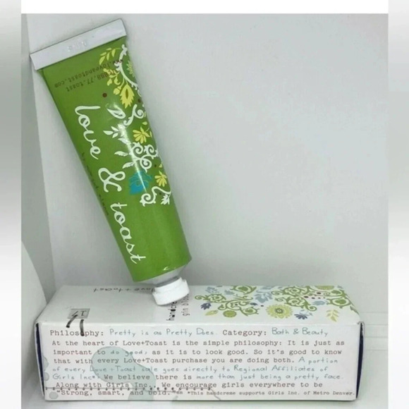 Gin Blossom Love & Toast Hand creme 45ml Tube New in Box - Picture 2 of 4